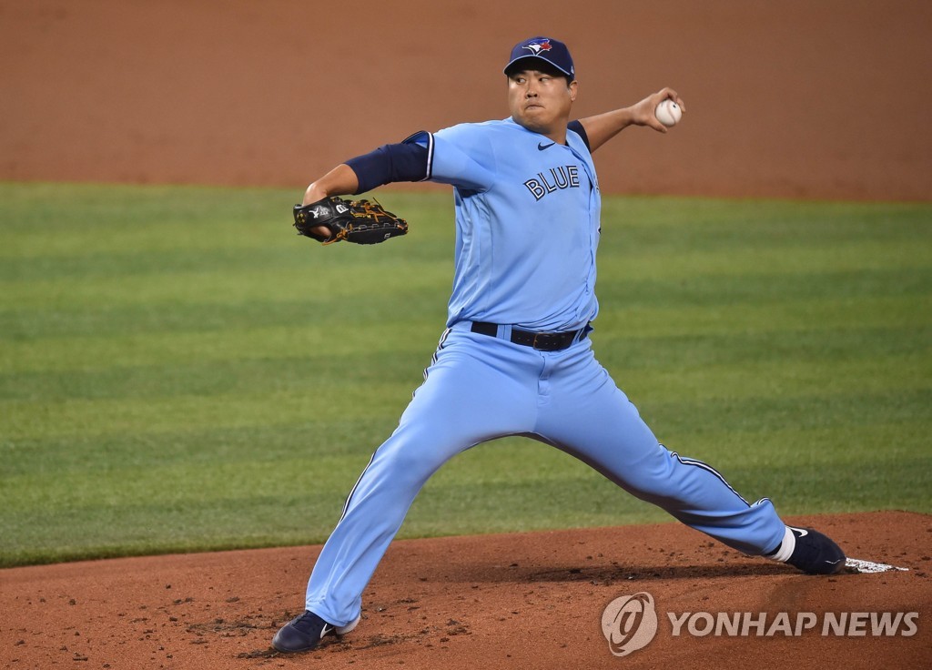 In this Getty Images photo, Ryu Hyun-jin of the Toronto Blue Jays pitches against the Miami Marlins in the bottom of the first inning of a Major League Baseball regular season game at Marlins Park in Miami on Sept. 2, 2020. (Yonhap)