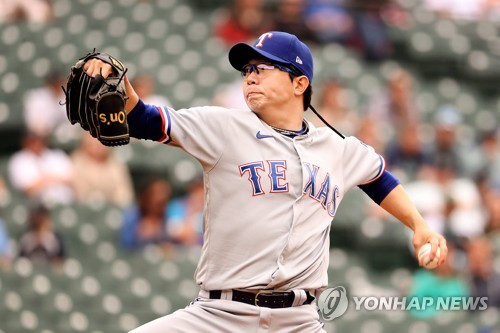 2 S. Korean pitchers to start on same day in MLB