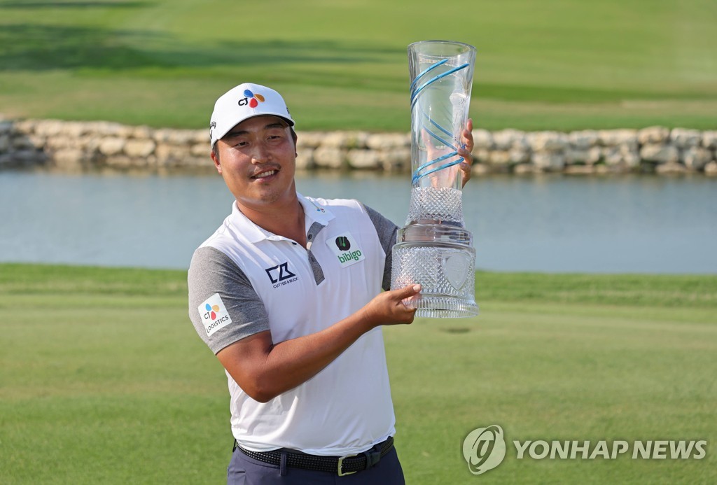 (LEAD) S. Korean Lee Kyoung-hoon defends PGA Tour title in Texas