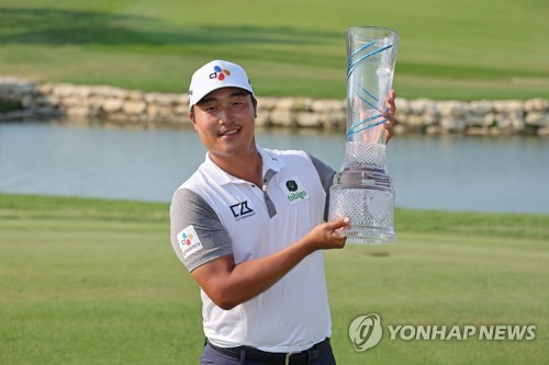 이경훈, 한국 선수 첫 PGA 투어 2연패…AT&T 바이런 넬슨 우승 