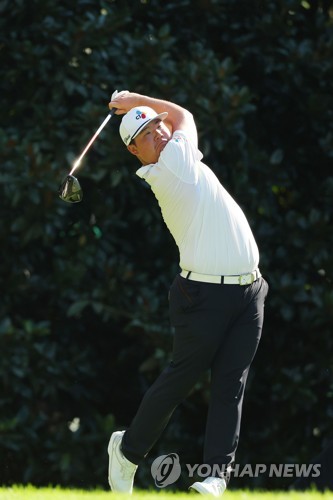 In this Getty Images file photo from Aug. 28, 2022, Im Sung-jae of South Korea tees off on the 17th hole during the final round of the Tour Championship at East Lake Golf Club in Atlanta. (Yonhap)