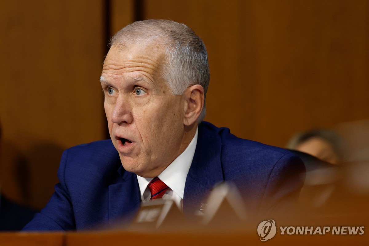 트럼프 법안 반대해 낙선운동 직면한 공화 상원의원 재선…
