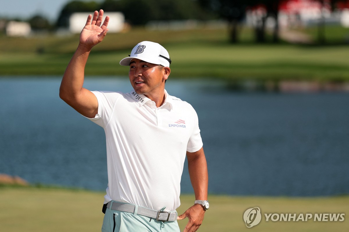 우승을 확정하고 환호하는 기타야마