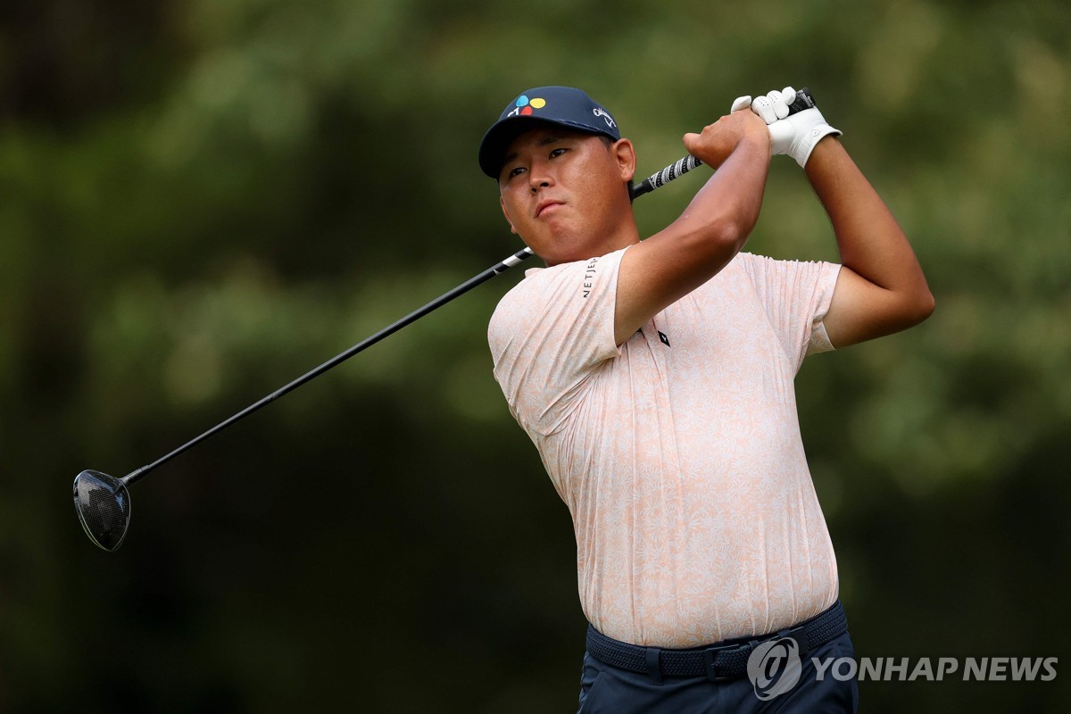 김시우, 막판 3연속 버디…PGA 투어 PO 1차전 둘째 날 공동 11위