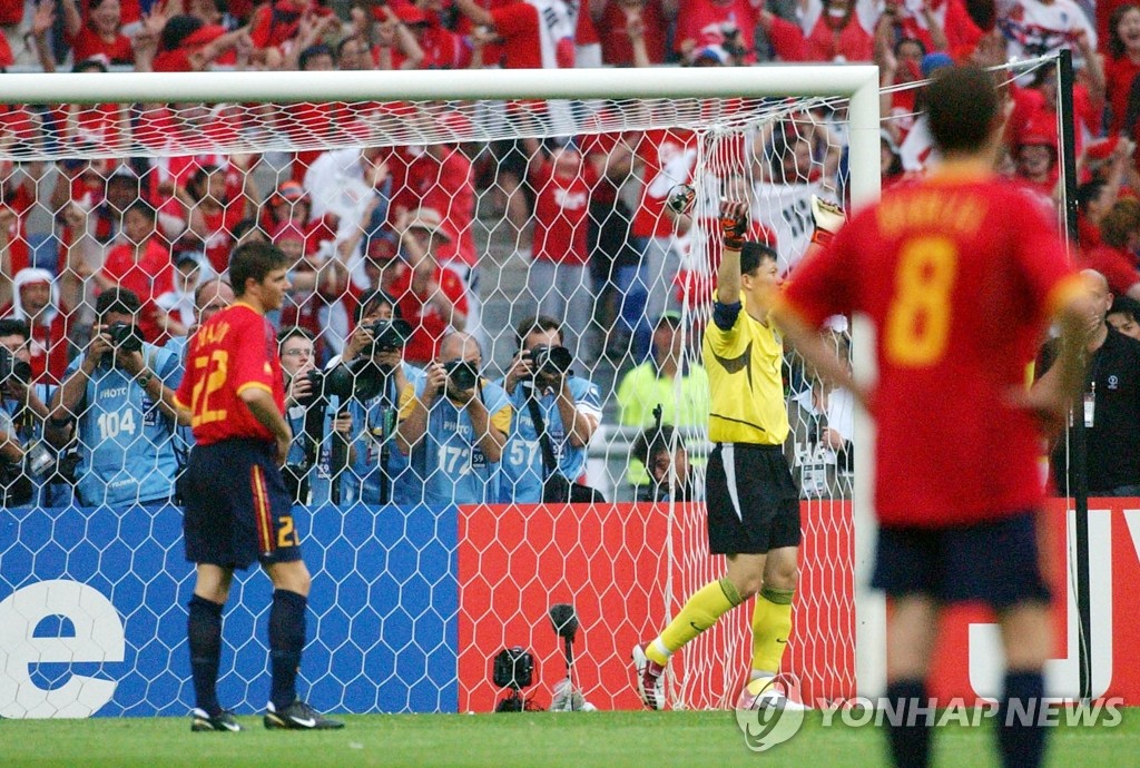 월드컵 축구 한국-스페인 8강 경기, 호아킨 킥 막아낸 이운재 (광주)