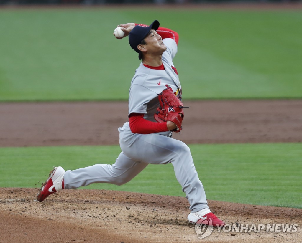 (LEAD) With each passing start, Kim Kwang-hyun proving his worth in Cardinals' rotation