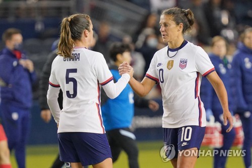 이제 '여자축구 전설'과 작별하려는 미국…그 앞에 다시 선 한국