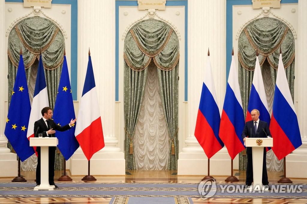 French and Russian Presidents at joint press conference