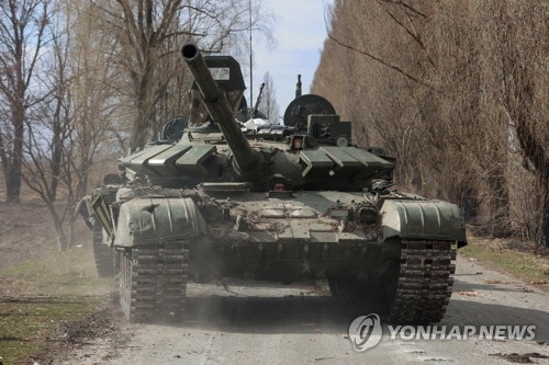 [우크라 침공] 체코, 우크라에 T-72 탱크 보내…정비도 지원 검토