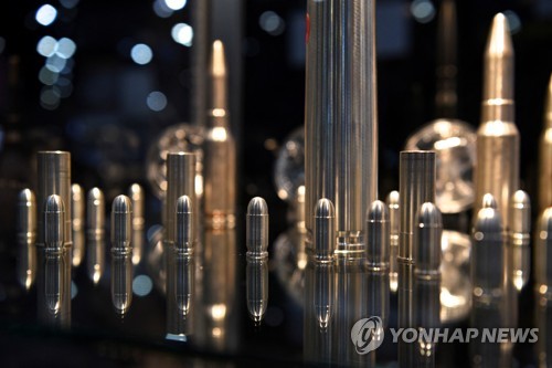 전미총기협회(NRA) 행사에 전시된 총알