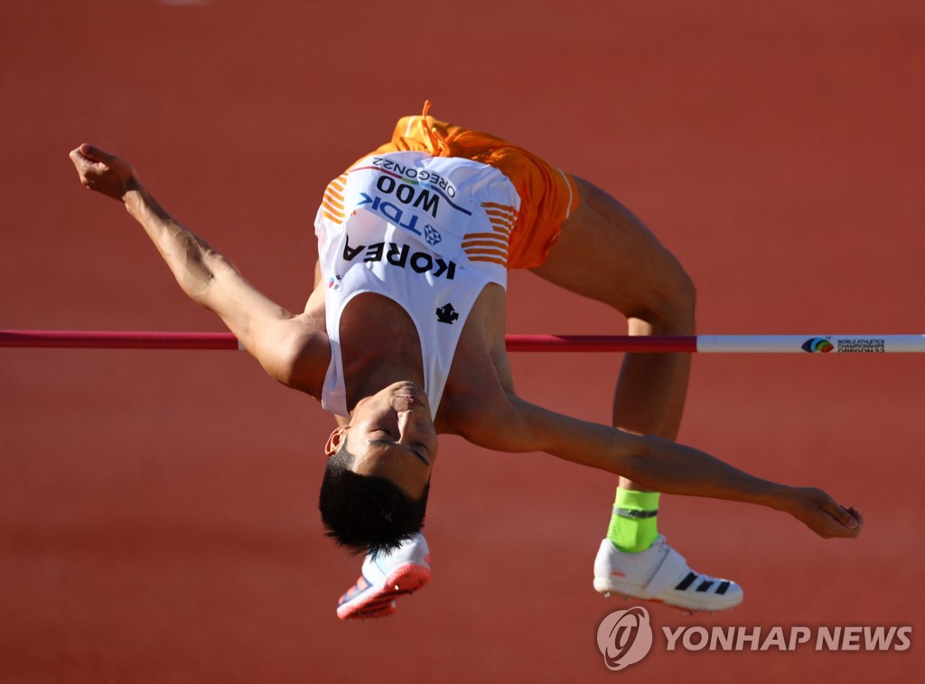 In this Reuters photo, Woo Sang-hyeok of South Korea competes in the men's high jump final at the World Athletics Championships at Hayward Field in Eugene, Oregon, on July 18, 2022. (Yonhap)