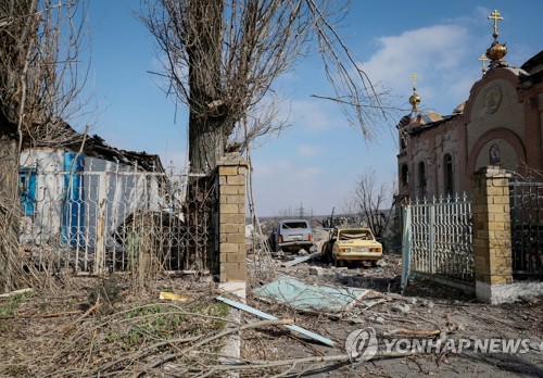 포격당한 우크라이나 동부 아우디이우카 주거지역