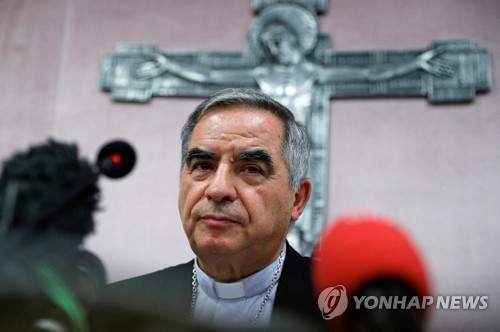'영국 부동산 매매 비리' 베추 추기경에 징역 7년 3개월 구형