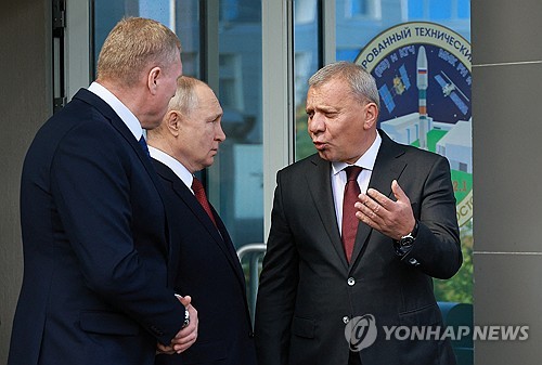 푸틴 러시아 대통령, 보스토치니 우주기지 도착