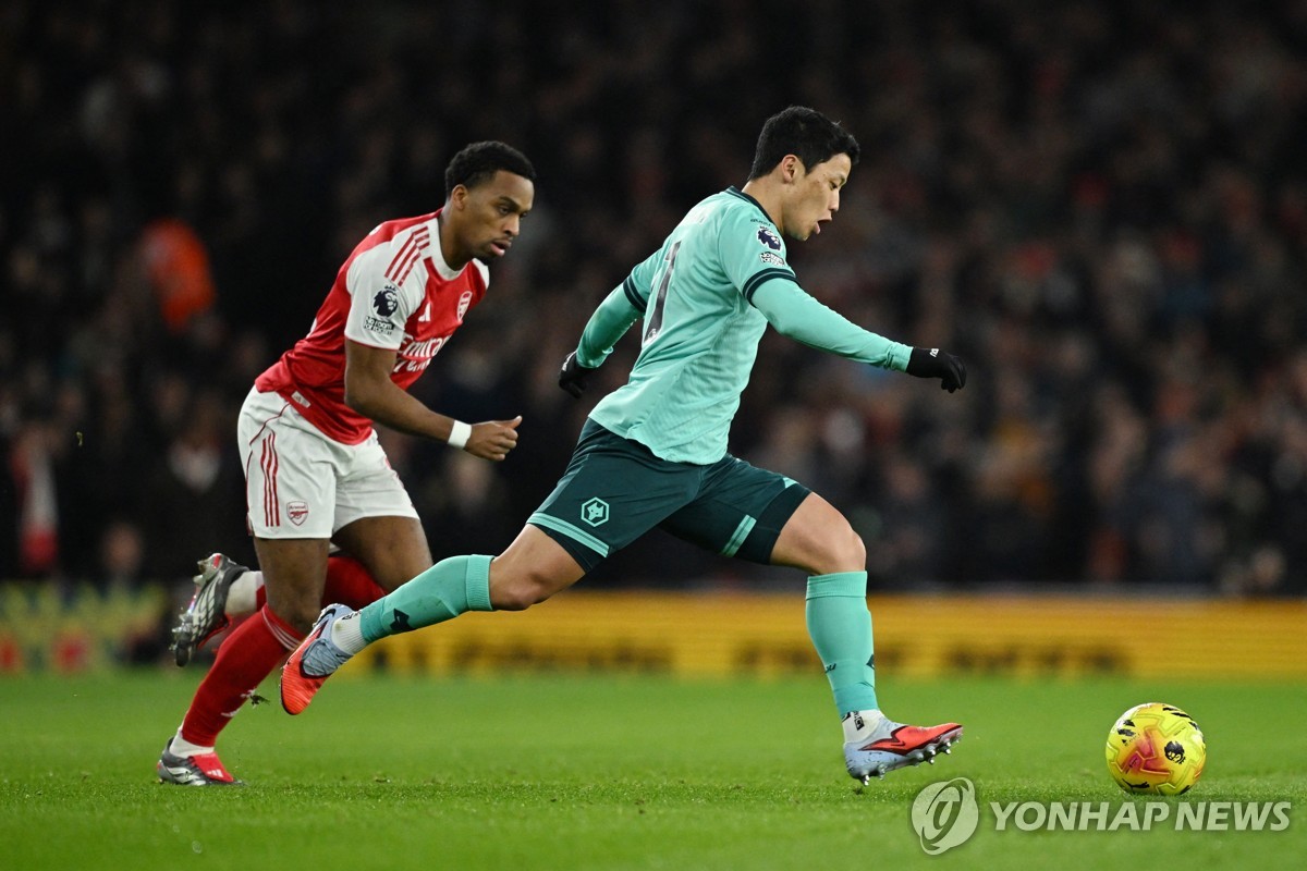 '황희찬 80분' 울브스, 자책골로만 아스널에 1-2 패…EPL 9연패
