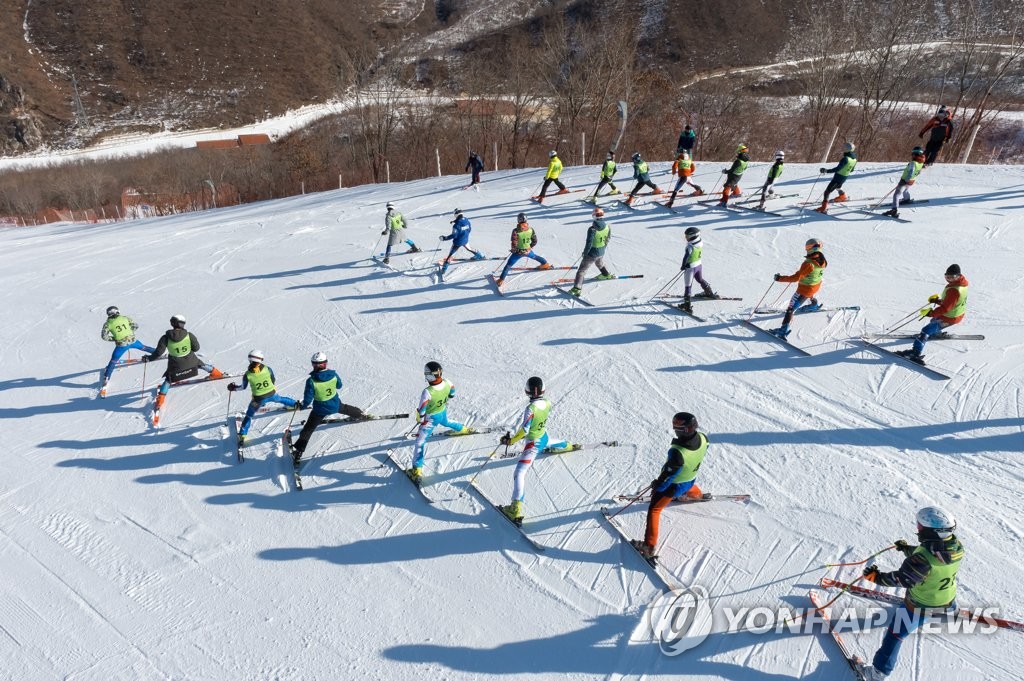 韩朝滑雪合训
