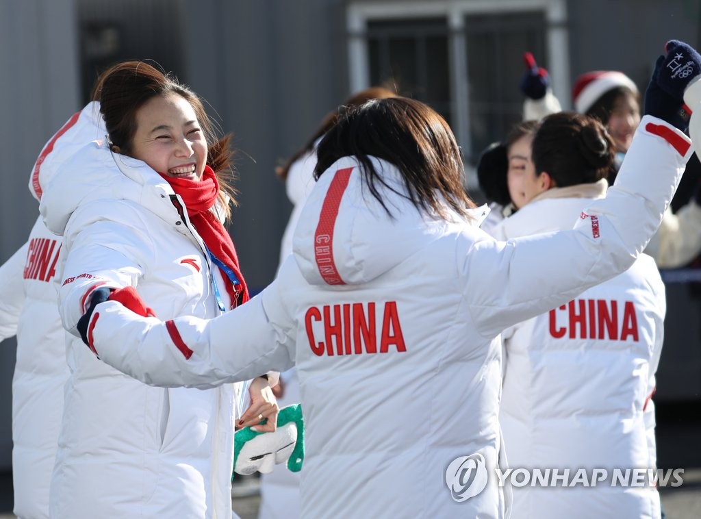 中国冬奥运动员开怀一笑