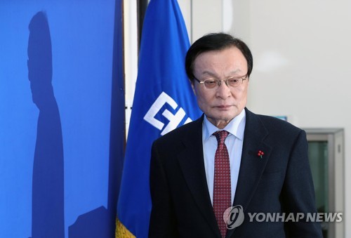민주, 연말 민생행보 시동…이해찬, 신혼부부 행복주택 찾아