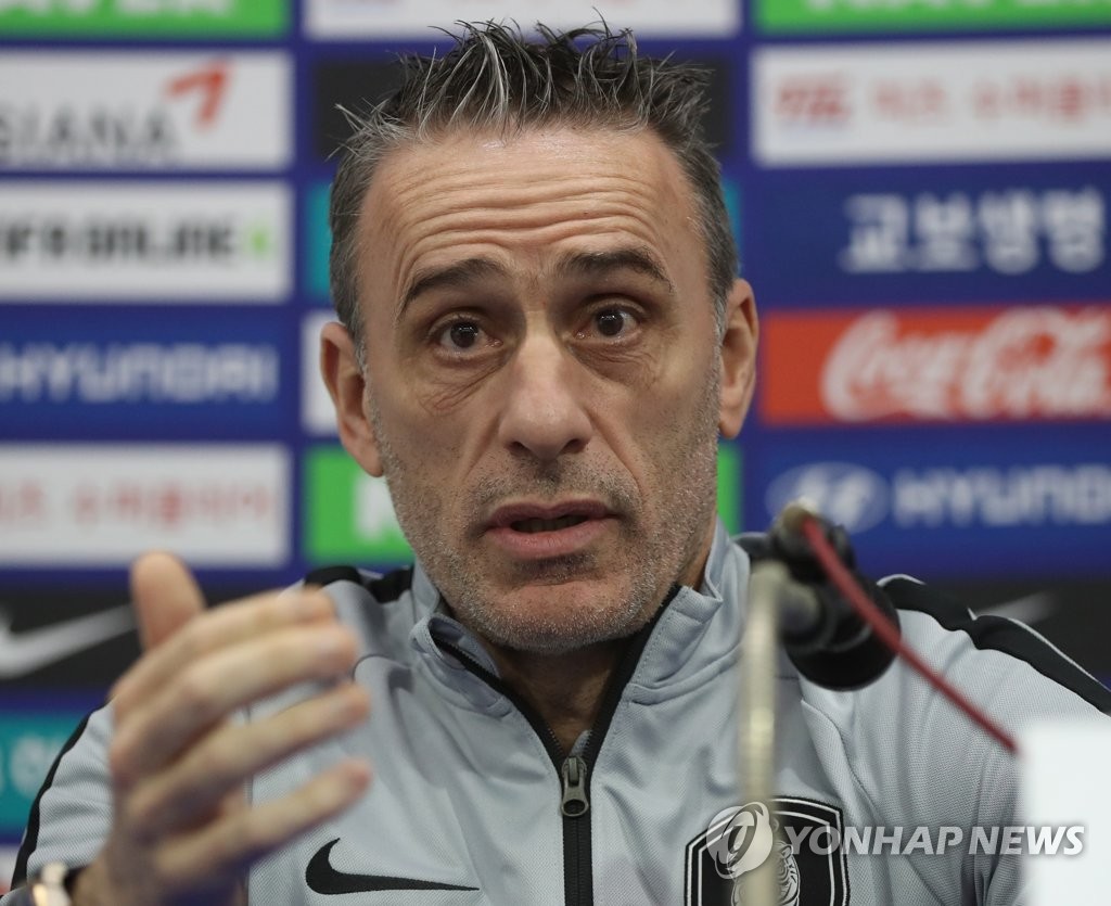 South Korea national football team head coach Paulo Bento speaks to reporters at Munsu Football Stadium in Ulsan on March 21, 2019, one day ahead of his team's friendly match against Bolivia. (Yonhap)