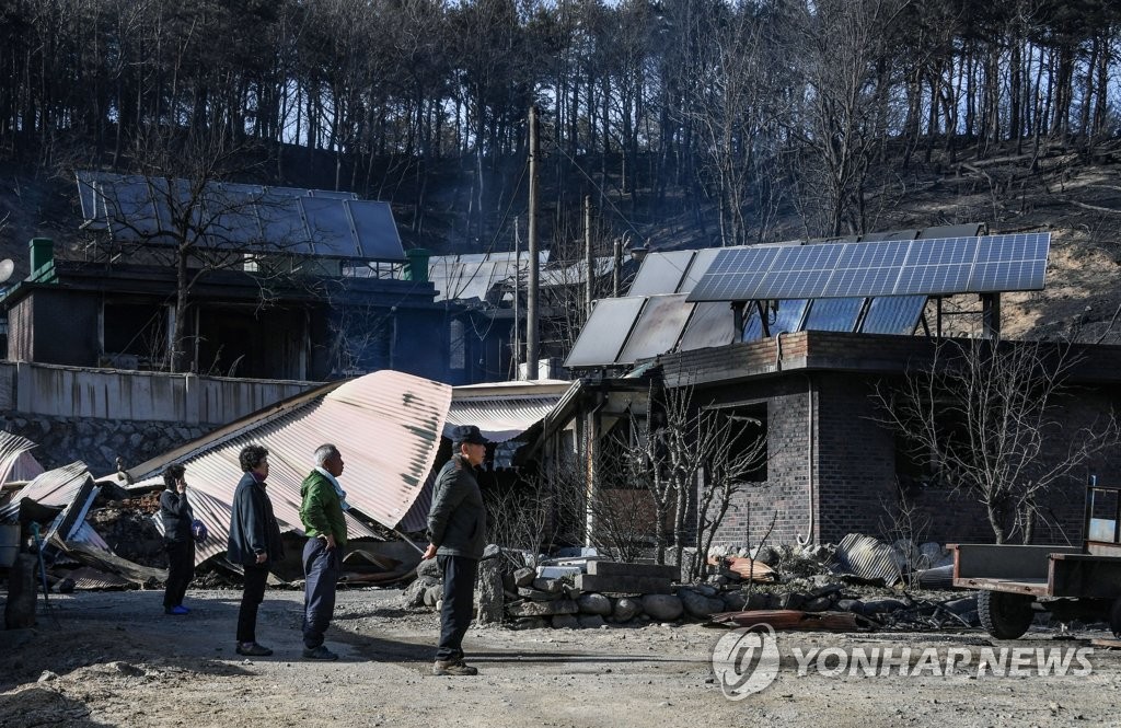 그저 바라볼 뿐