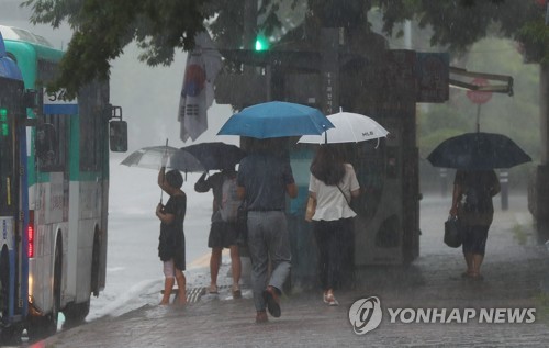 오늘 전국 흐리고 비…남부지방 돌풍에 천둥·번개