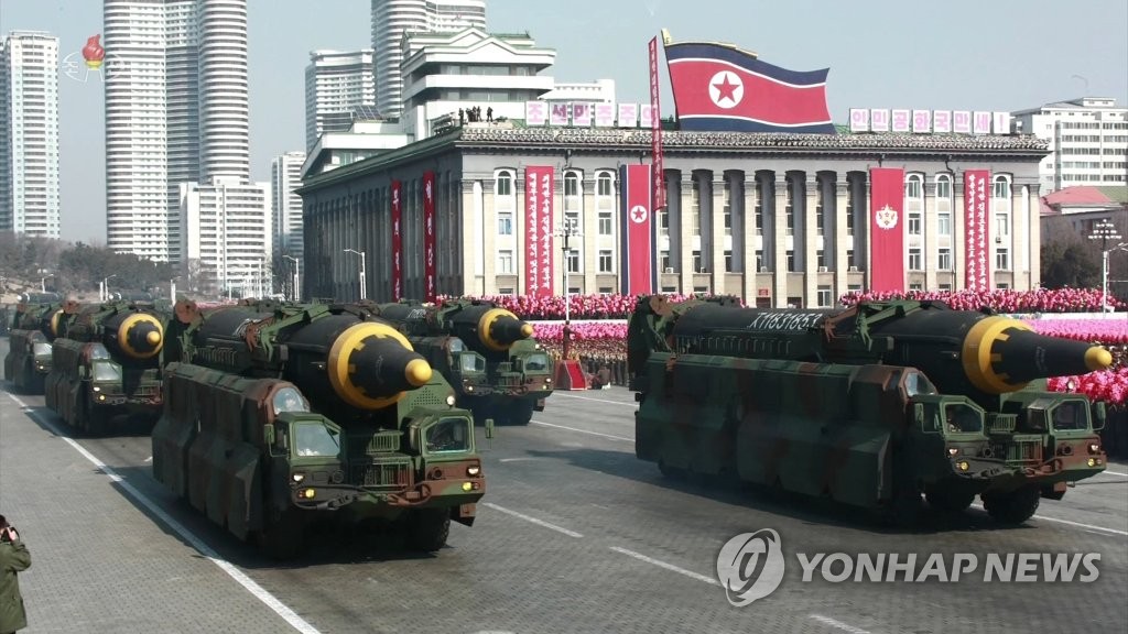 북한이 과거 열병식때 공개한 무기들