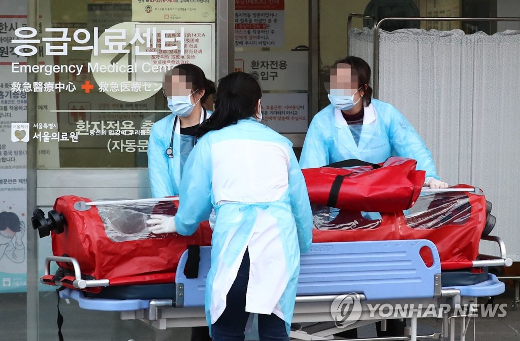 (عاجل)اكتشاف 3 حالات اضافية للإصابة بفيروس كورونا الجديد ليصل العدد الإجمالي الى 15 في كوريا الجنوبية