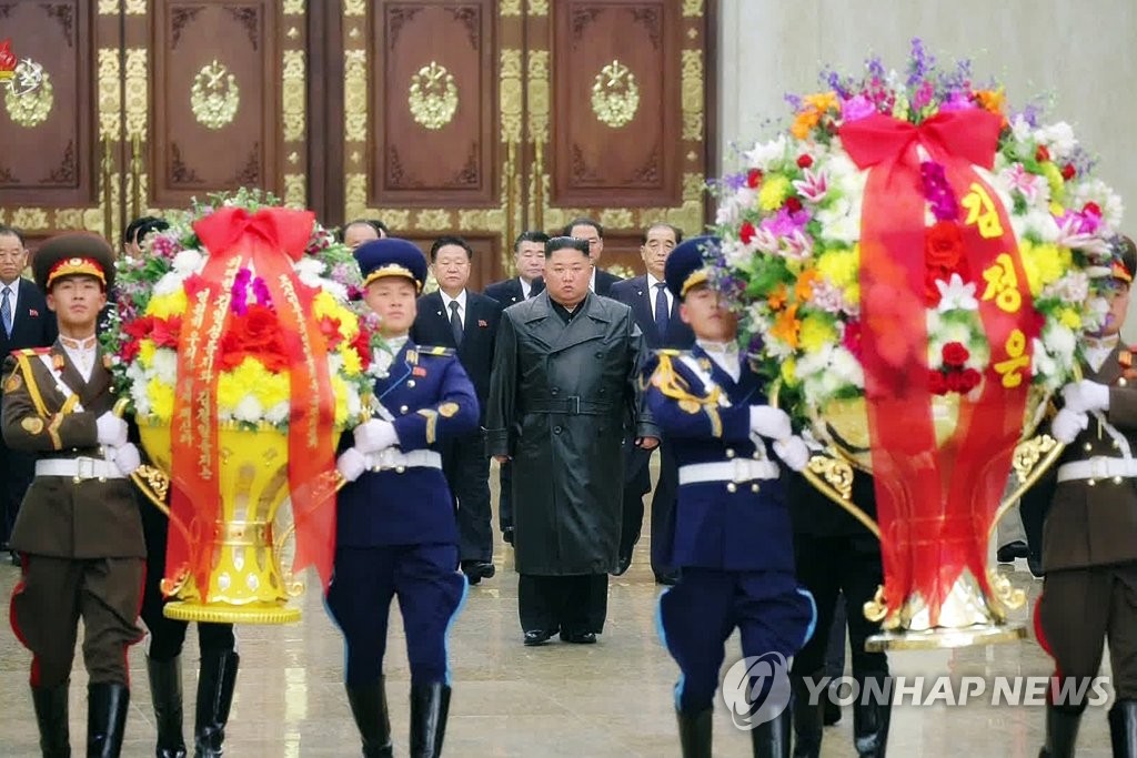 (2nd LD) N. Korea appears to mark late leader's birthday without massive celebrations, provocations