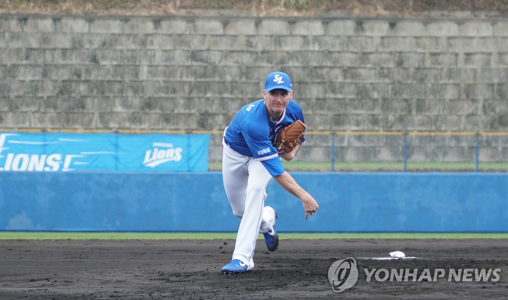This file photo provided by the Samsung Lions baseball club on Feb. 26, 2020, shows their right-hander David Buchanan in action in an intrasquad spring training game at Onna Akama Ball Park in Okinawa, Japan. (PHOTO NOT FOR SALE) (Yonhap)
