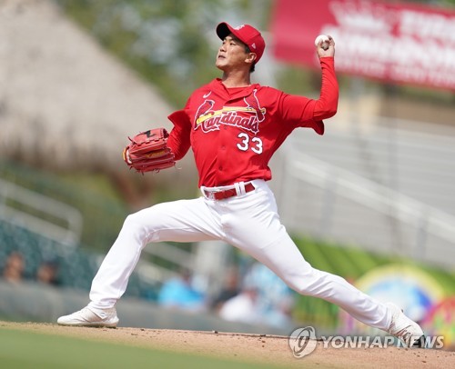 Spring Training) Cardinals' Hall of Fame-bound catcher 'excited' to work  with Kim Kwang-hyun