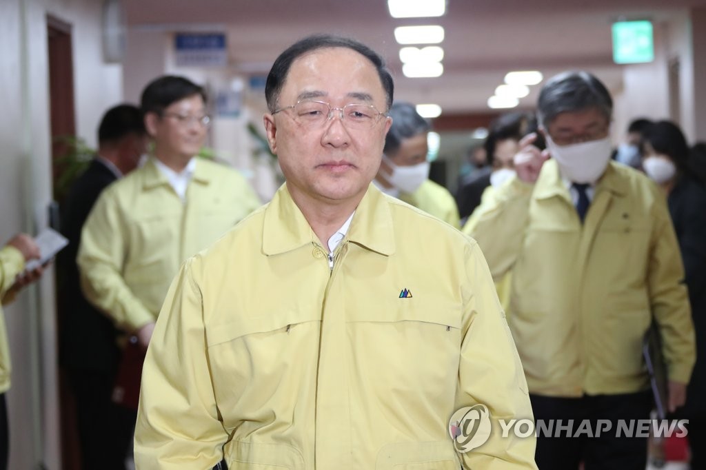 نائب رئيس الوزراء: كوريا الجنوبية تتلقى طلبات تصدير أدوات تشخيص الإصابة بفيروس كورونا - 1