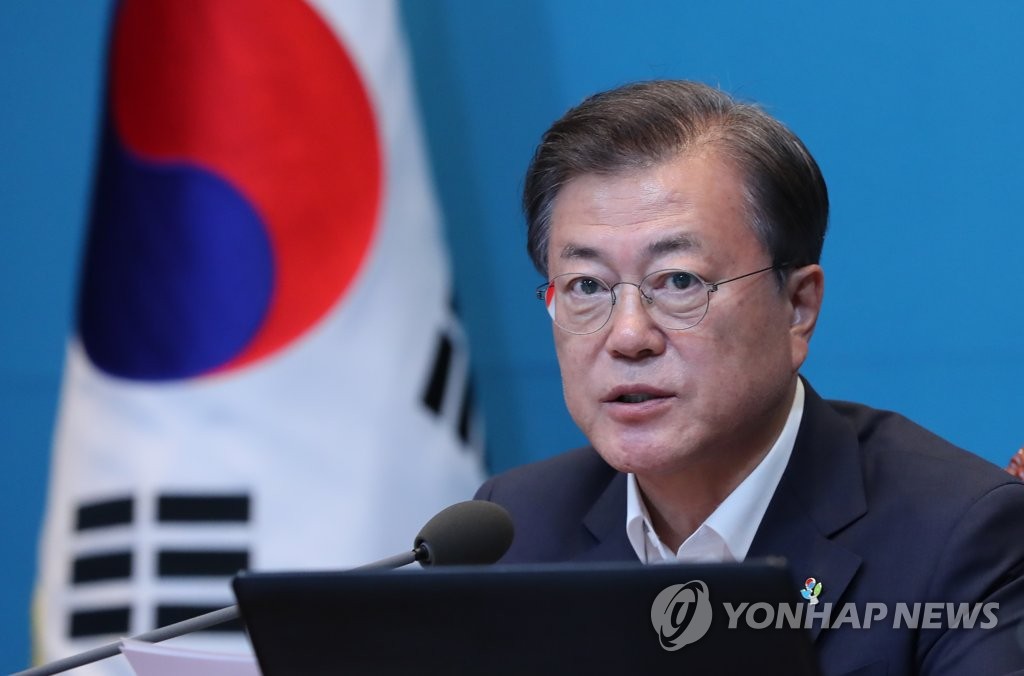 President Moon Jae-in speaks during a weekly meeting with senior secretaries at Cheong Wa Dae on June 8, 2020. (Yonhap)