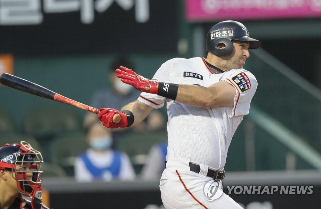 In this file photo from June 16, 2020, Jared Hoying of the Hanwha Eagles gets a hit against the LG Twins during the teams' Korea Baseball Organization regular season game at Hanwha Life Eagles Park in Daejeon, 160 kilometers south of Seoul. (Yonhap)