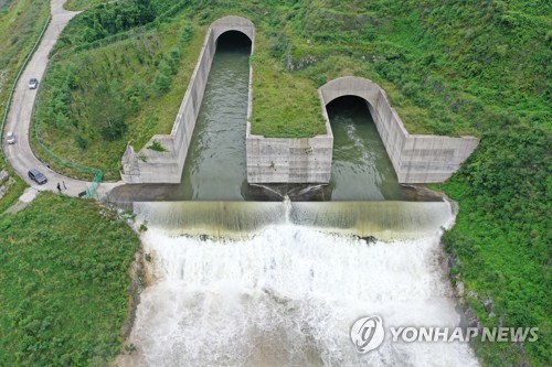 섬진강댐 수문 방류로 임실지역 3개 마을 침수…81명 고립
