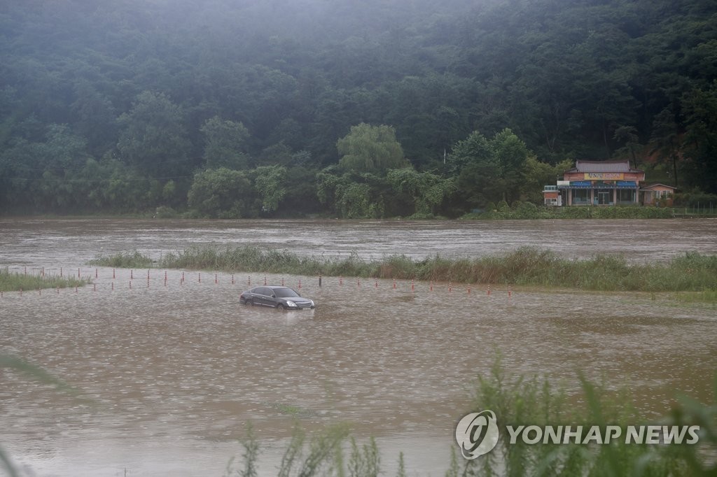 폭우에 불어난 광주 황룡강