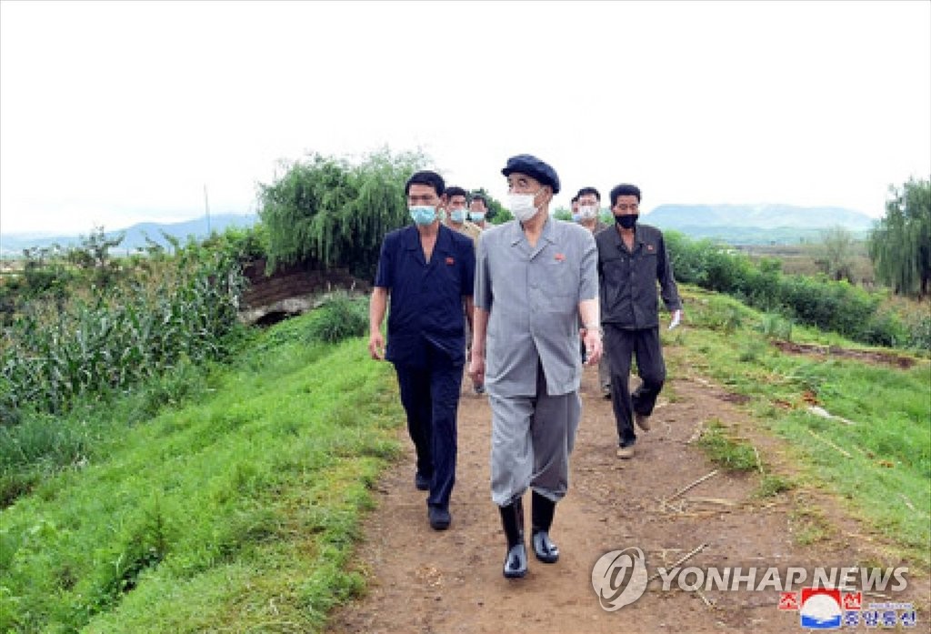 (LEAD) Top N.K. official visits flood-hit area, calls for quick rehabilitation