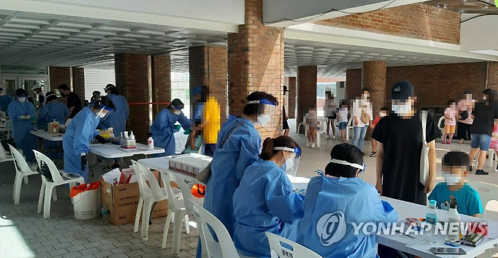 韓国防疫当局「コロナのピークこれから」　大流行に警戒