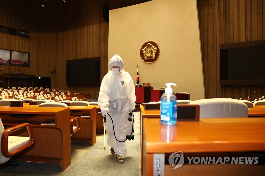 韓国国会　コロナ感染者発生で２９日まで閉鎖