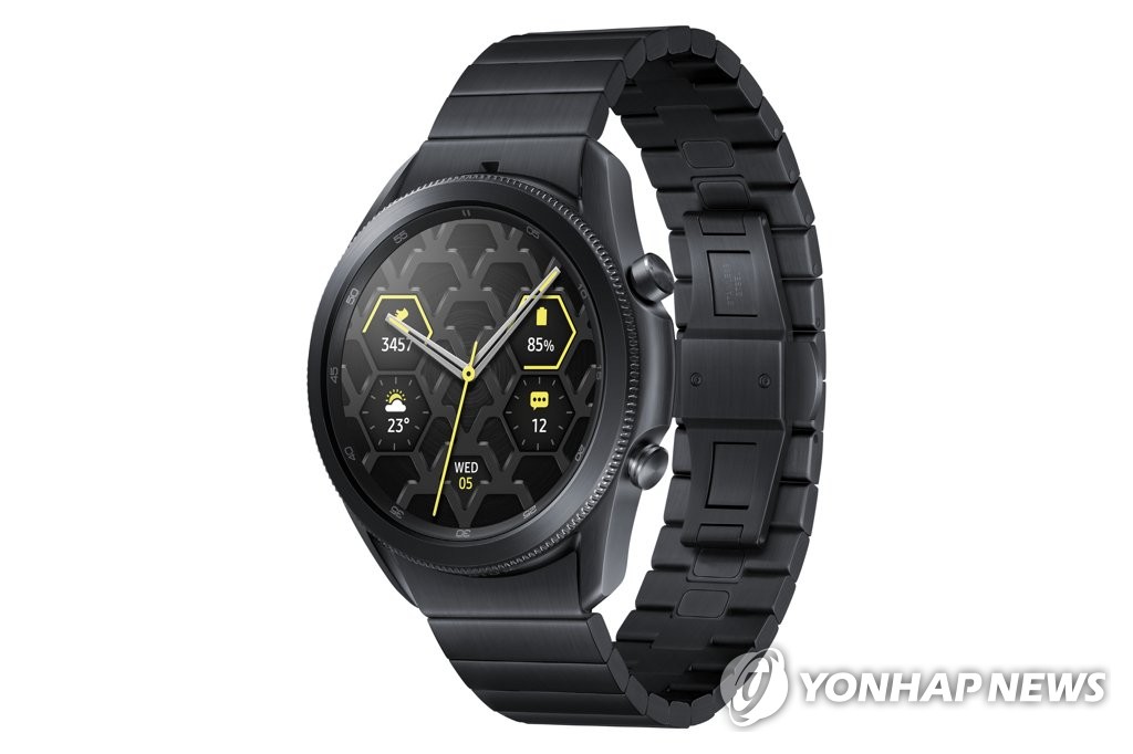 This photo provided by Samsung Electronics Co. on Sept. 15, 2020, shows the titanium model of the Galaxy Watch 3 smartwatch. (PHOTO NOT FOR SALE) (Yonhap)