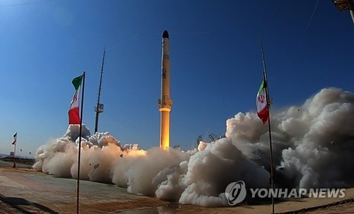 "이란, 최초 고체연료 추진 로켓 발사 성공"