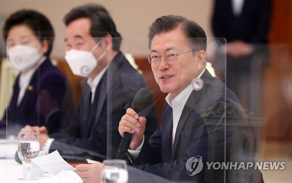 President Moon Jae-in speaks during a meeting with ruling Democratic Party leaders at Cheong Wa Dae in Seoul on Feb. 19, 2021. (Yonhap)