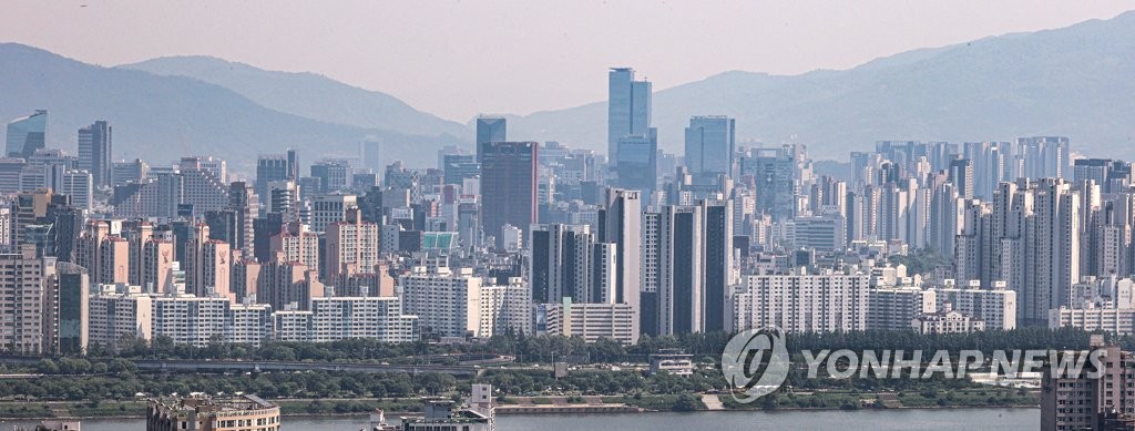 서울 남산에서 바라본 잠원동과 서초동 일대의 모습
