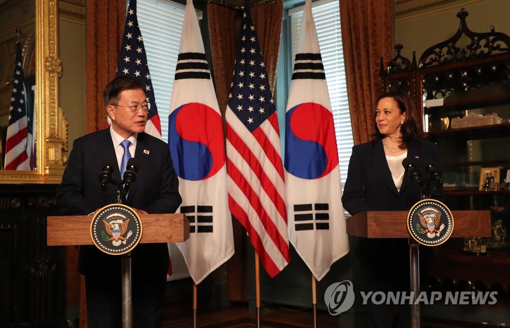 해리스 부통령 만난 문 대통령