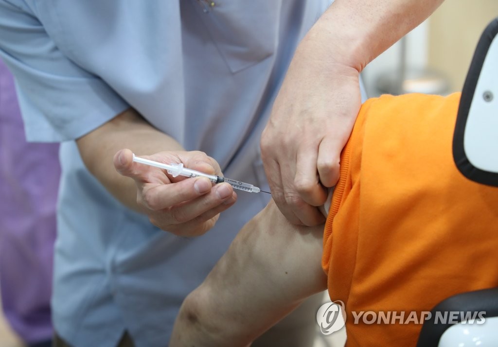 コロナワクチン　１日最多の約６５万人が接種＝韓国