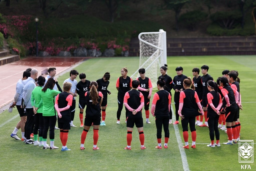 This June 7, 2021, file photo provided by the Korea Football Association shows the South Korean women's national team players ahead of practice at Mipo Stadium in Ulsan, 415 kilometers southeast of Seoul. (PHOTO NOT FOR SALE) (Yonhap)