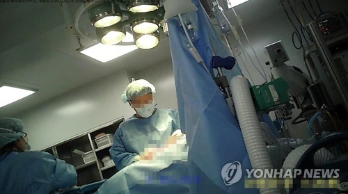 '대리수술' 광주지역 혐의자 영장실질심사 기일 5일로 연기