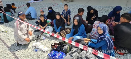 한국 오는 아프간 협력자·가족 절반이 10세 이하