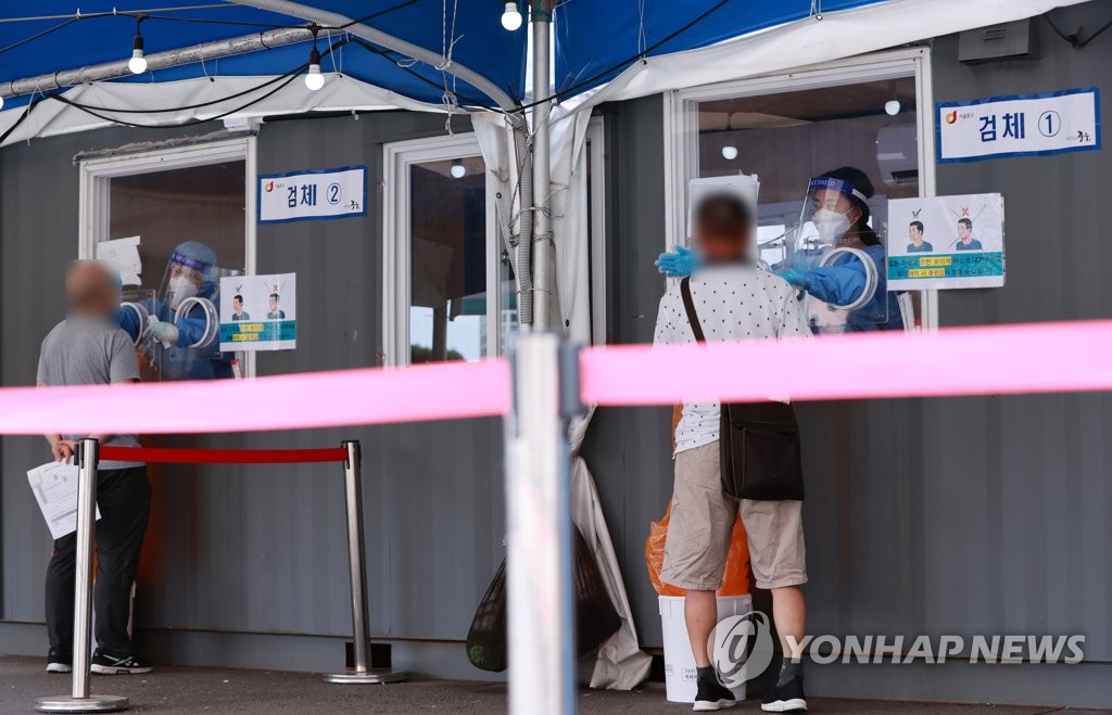 韓国の新規コロナ感染者１３７５人に小幅低下　検査件数減で
