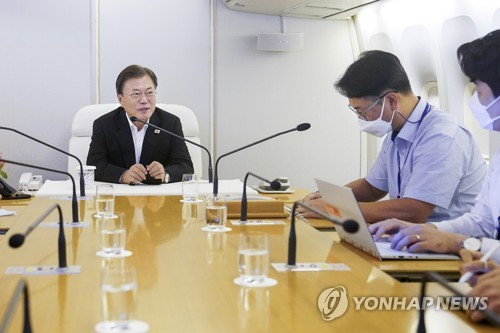 문대통령 "北 저강도 긴장고조…대화 문 닫은 것 아냐"