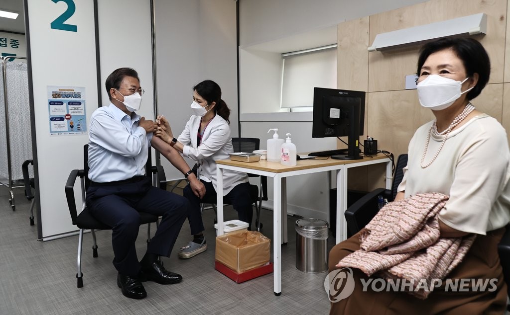文大統領がコロナワクチン３回目接種　今月末の海外訪問控え